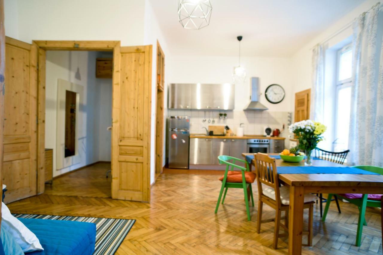 Large And Cozy 60 M2, Cracow Old Town Apartment